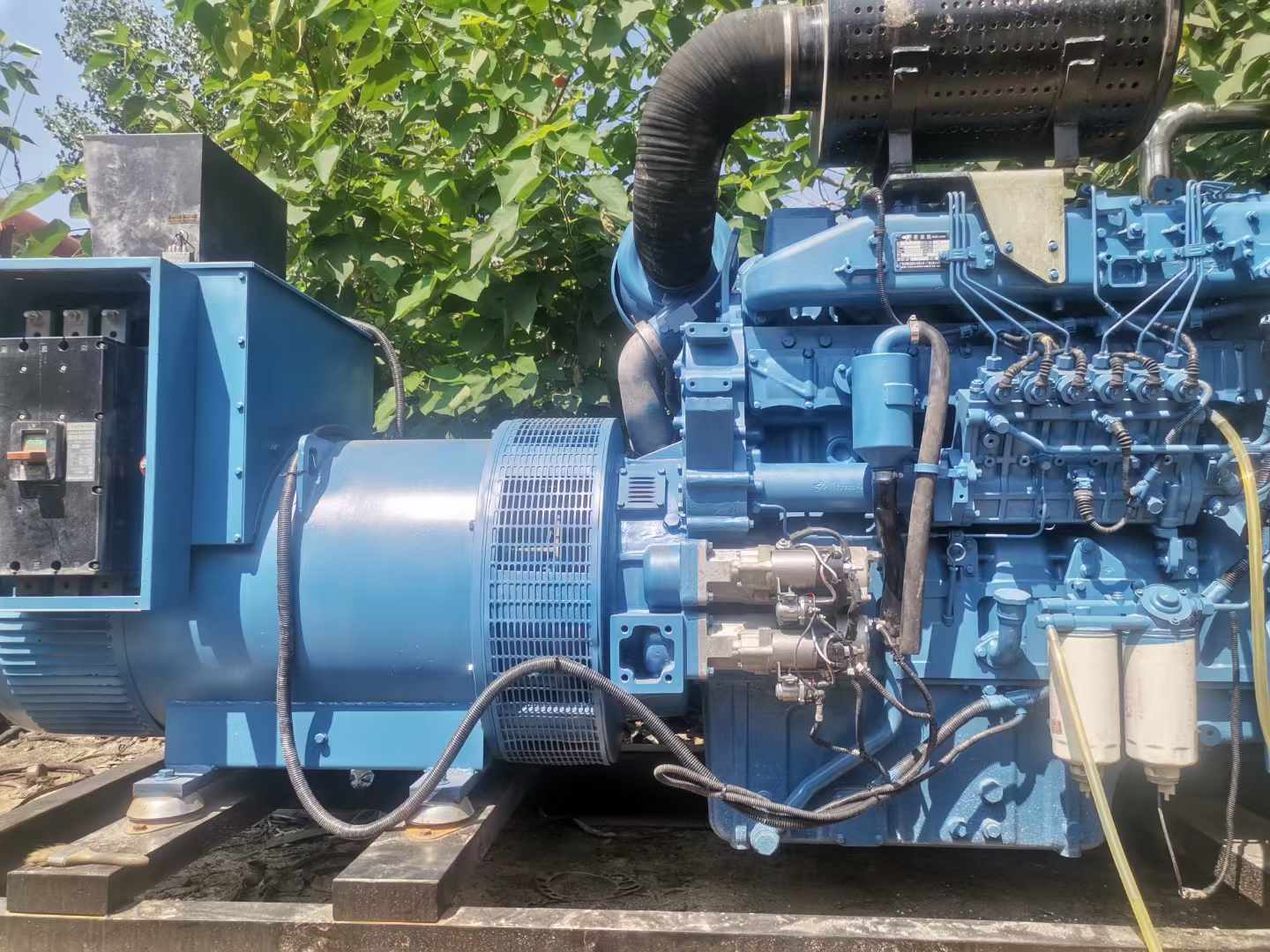 定日详细说明降低 800kW 柴油发电机输出电流波动的方法